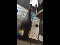 CO2激光打标机在红酒瓶上的应用 CO2激光打标机在红酒瓶上的应用